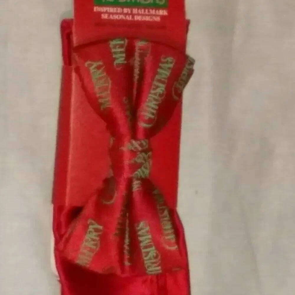 Merry Christmas bow tie & red pocket square set Holiday Traditions